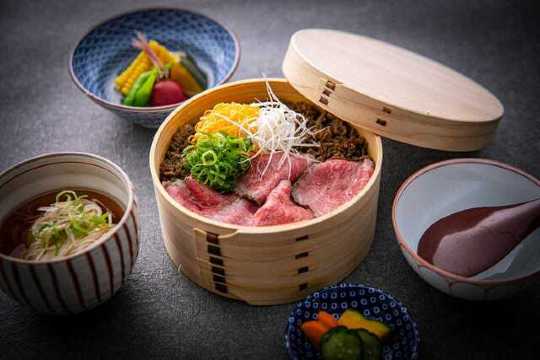 Nara Food - Sukiyaki & Beef Bowl Momoshiki