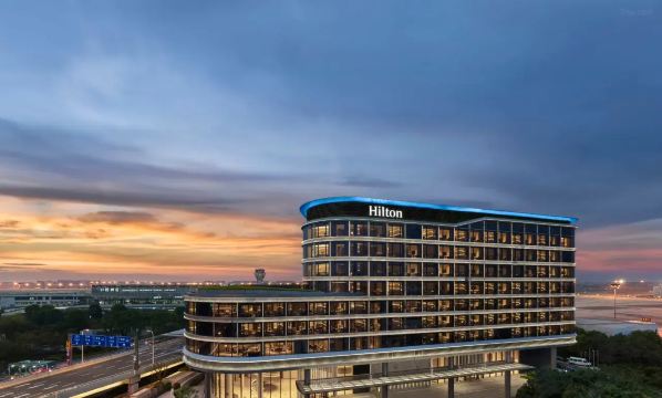 ด้านนอกโรงแรม Hilton Shanghai Hongqiao International Airport