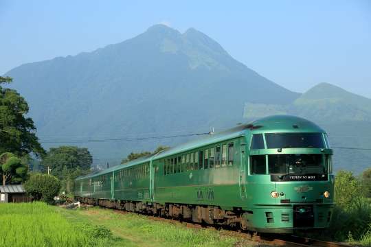 รถไฟ Yufuin No Mori