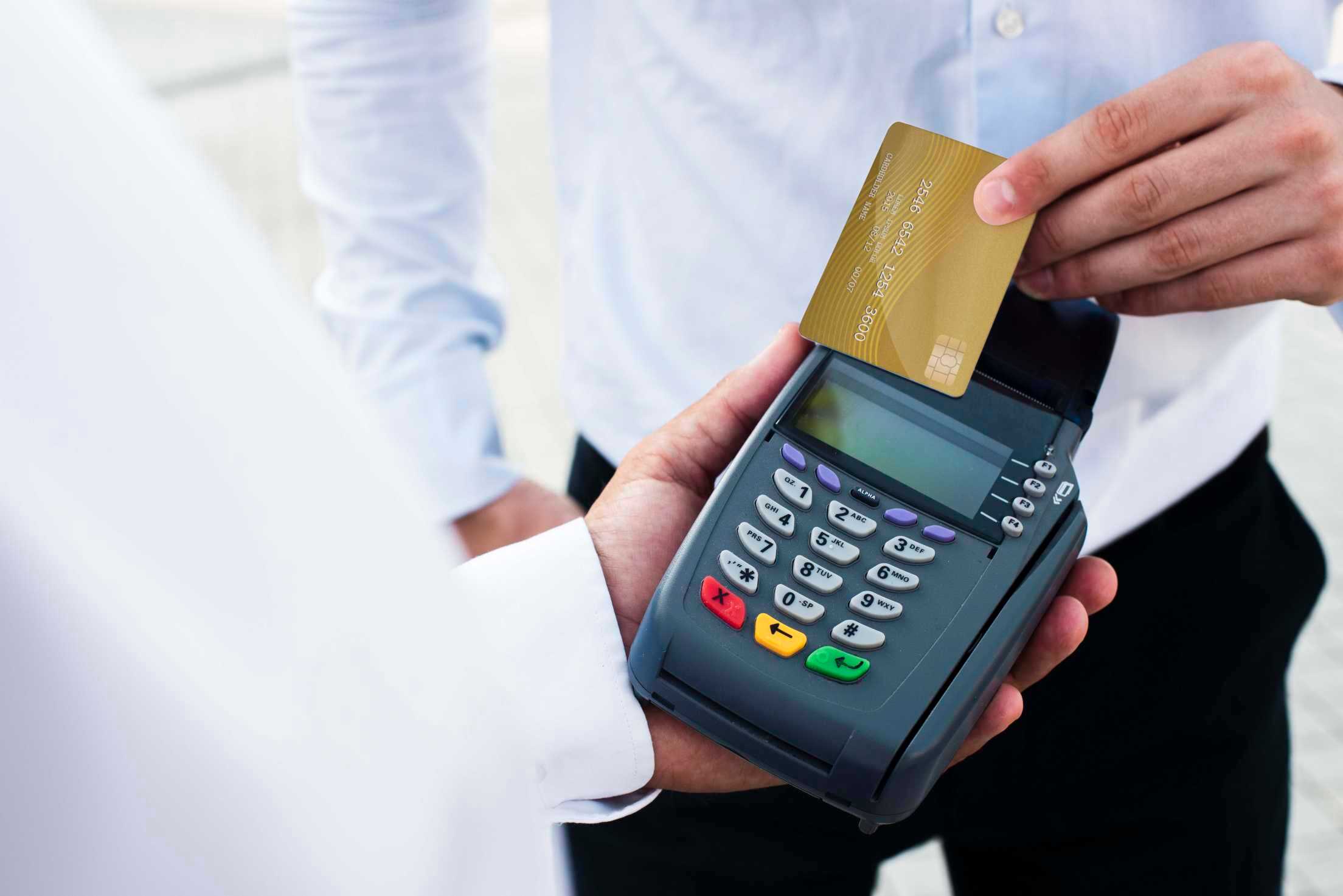 ค่าธรรมเนียมที่ต้องรู้ก่อนนำบัตร Visa ไปใช้