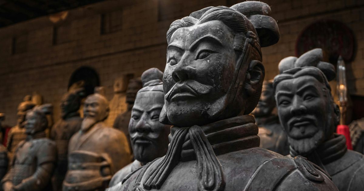 ไม่ควรไปจีนช่วงไหน 2569? เช็กวันหยุด อากาศ และช่วงที่ควรเลี่ยง | Trip.com