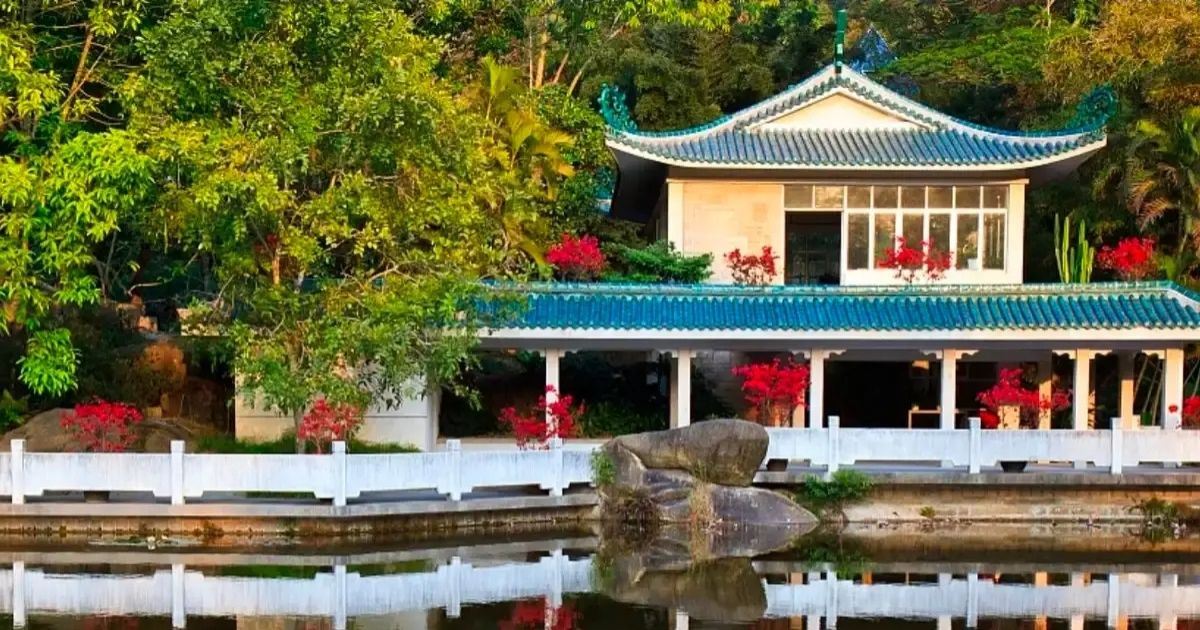 Edificio dentro del Jardín Botánico de Xiamen. 