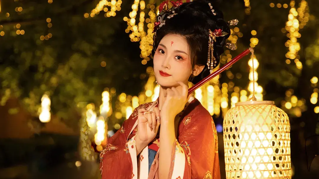 西安城牆旅拍【漢服旅拍 含門票 含粧造 拍照地可選 西安城牆/大唐不夜城/永興坊】