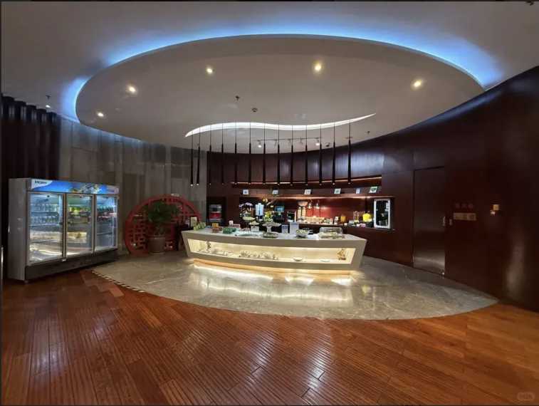 De copieux buffets remplis de spécialités régionales vous attendent dans les salons du terminal 3 de l'aéroport de Xiamen
