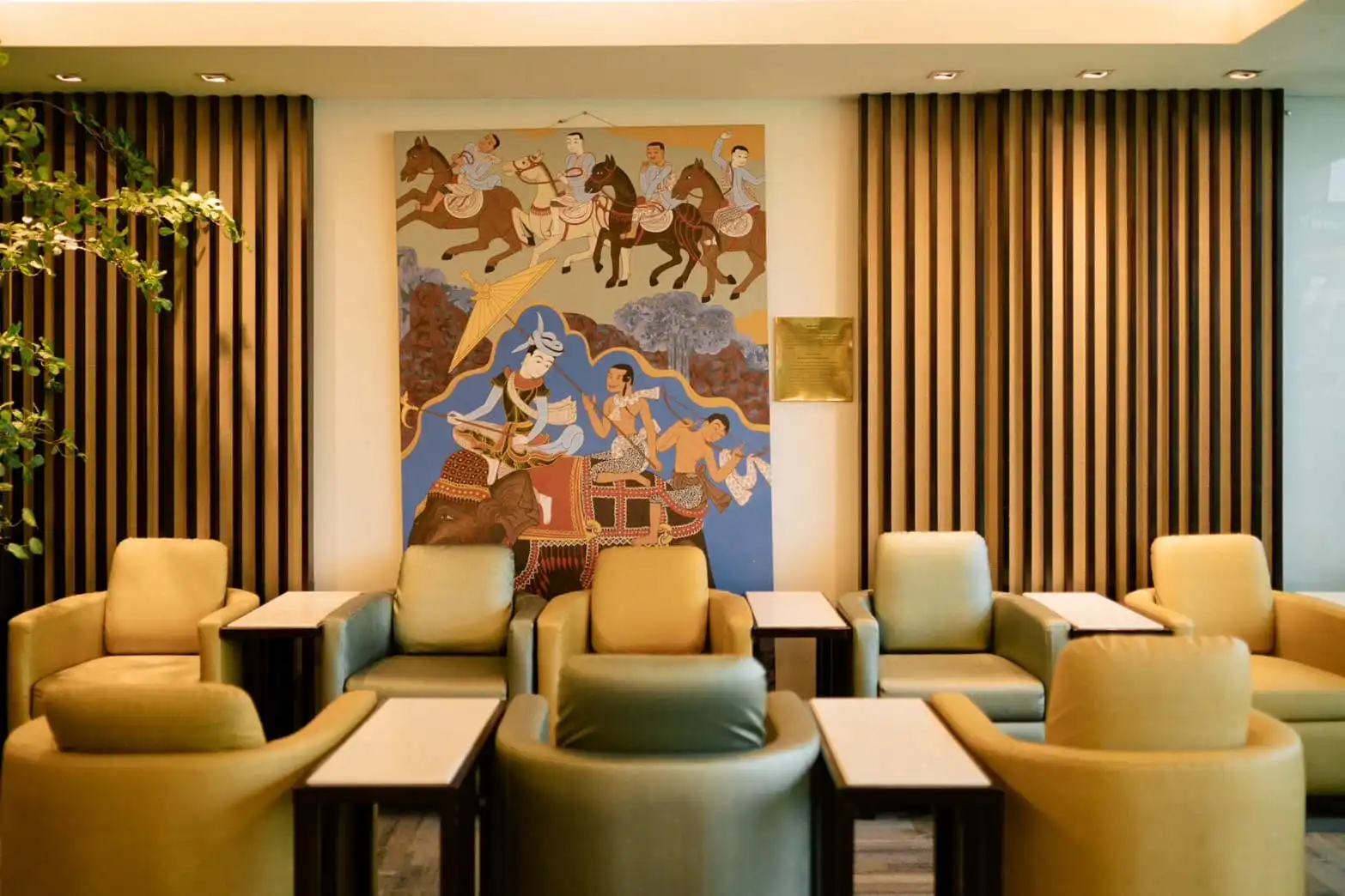 Royal Silk Lounge