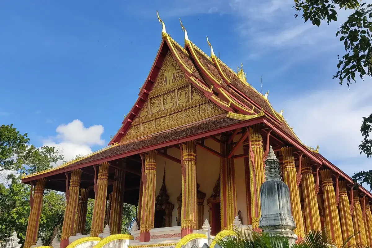 เที่ยว ลาว