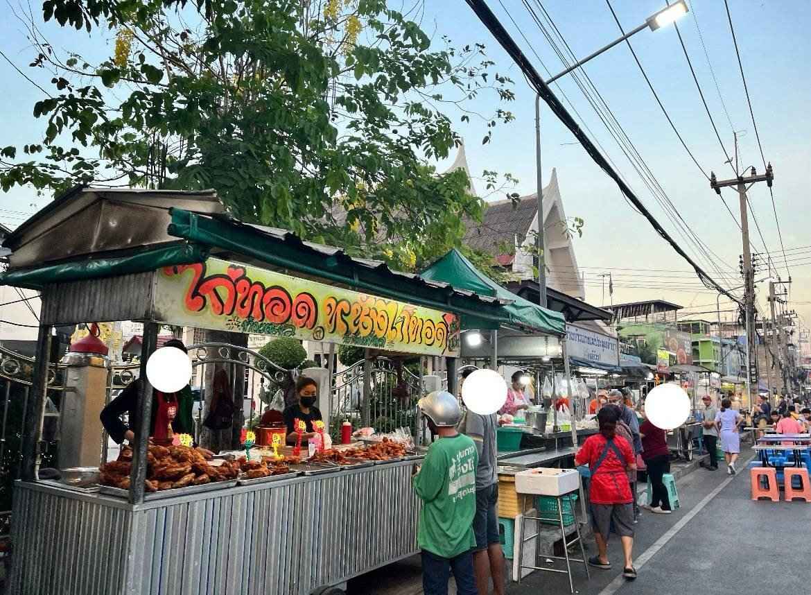 ตลาดโต้รุ่งวงเวียนน้ำพุมหาชัย