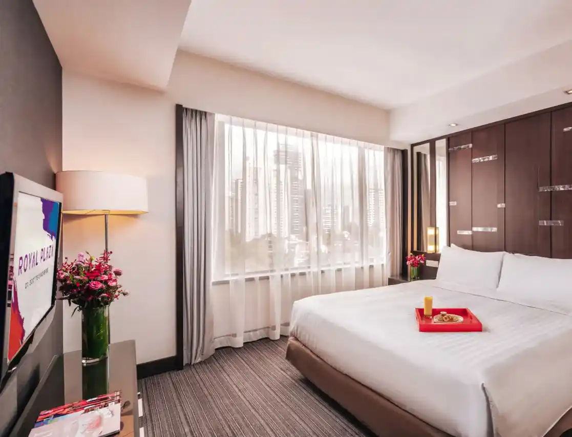 รอยัล พลาซ่า ออน สก็อตส์