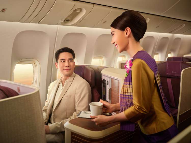 การให้บริการบนชั้น Business Class