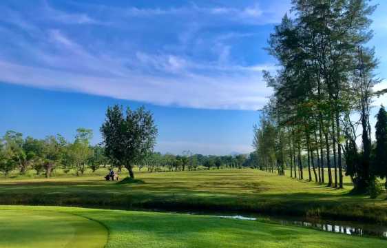 สนามกอล์ฟค่ายเทพสตรีศรีสุนทร