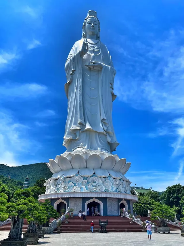 Linh Ung Pagoda