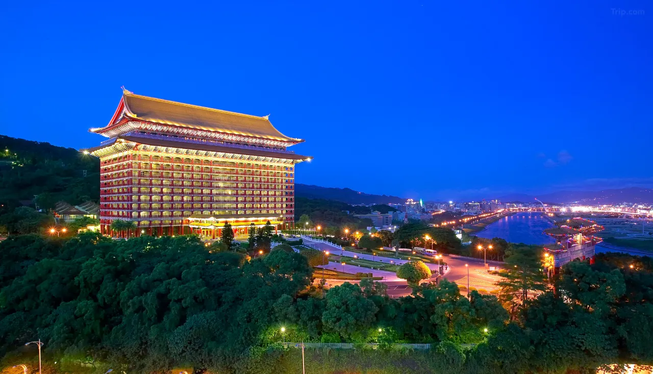 ที่ตั้งโรงแรม The Grand Hotel