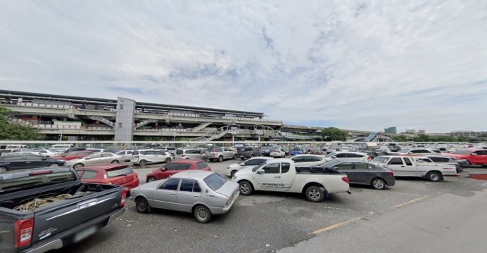 ที่จอดรถของสถานี BTS หมอชิต