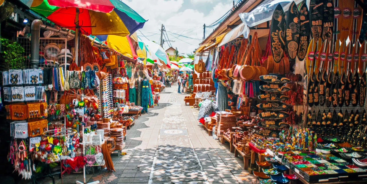 The multicolored vending streets of seminyak