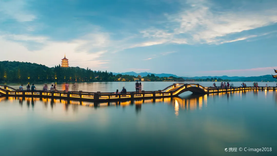 杭州西湖風景名勝區+雷峯塔+靈隱寺+杭州宋城一日遊