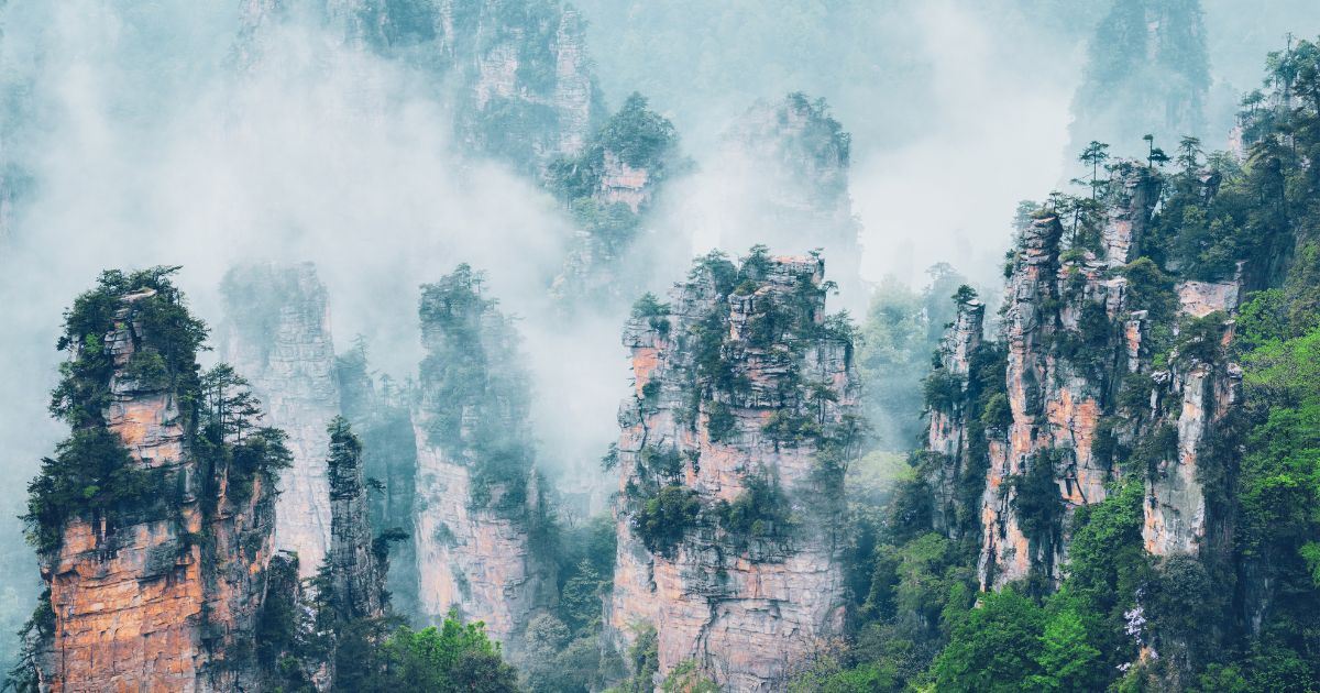 eSIM จีน หรือโรมมิ่ง แบบไหนดี? เปรียบเทียบทุกข้อก่อนเลือกเน็ตไปจีน | Trip.com