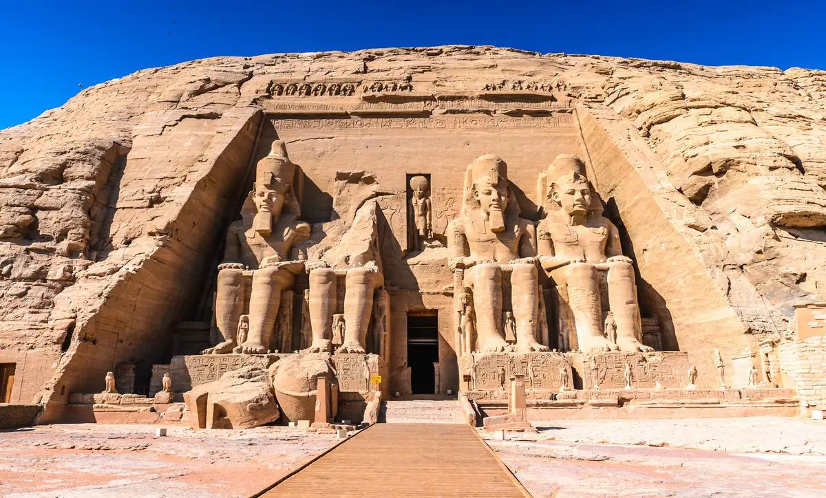วิหารอาบูซิมเบล (Abu Simbel Temples)