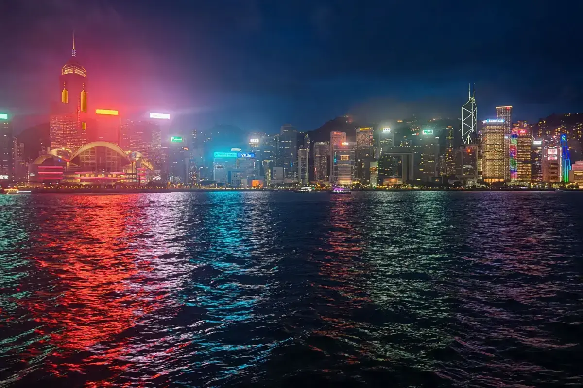  scenic way to cross Victoria Harbour