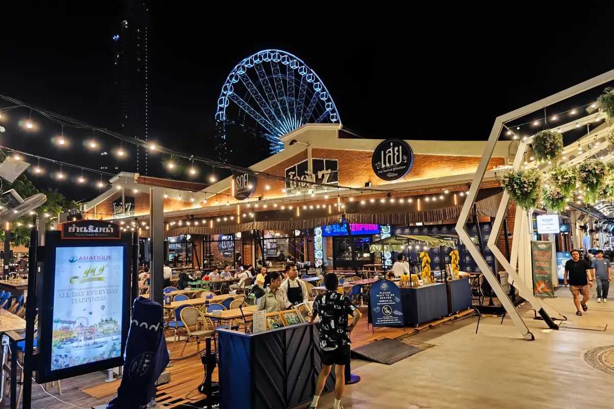 Asiatique The Riverfront