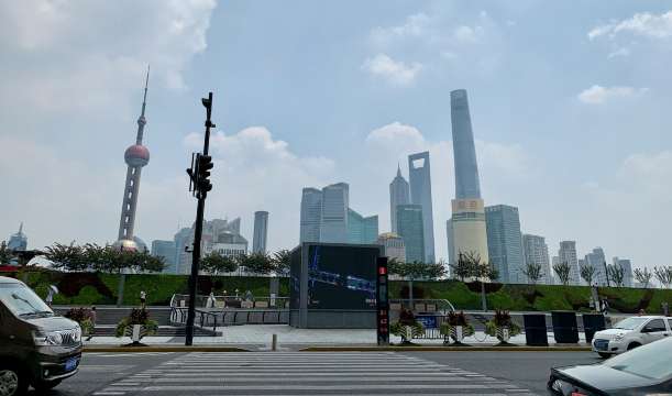 Which Hotels Near The Bund Have the Best River Views?