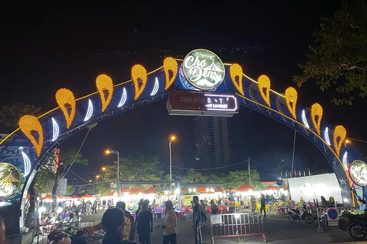 Son Tra Night Market