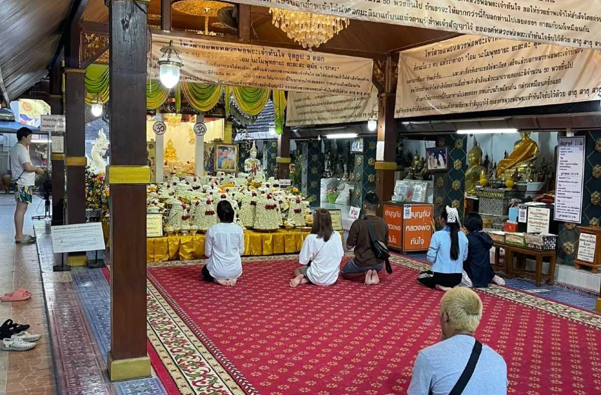 หลวงพ่อทันใจ วัดพระธาตุดอยคำ