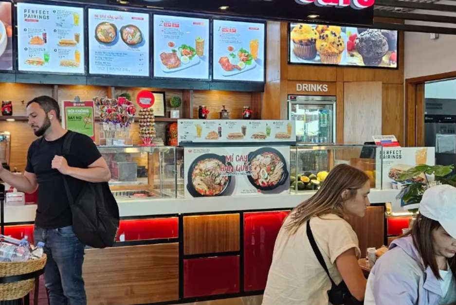 สนามบินโฮจิมินห์ (เตินเซินเญิ้ต)