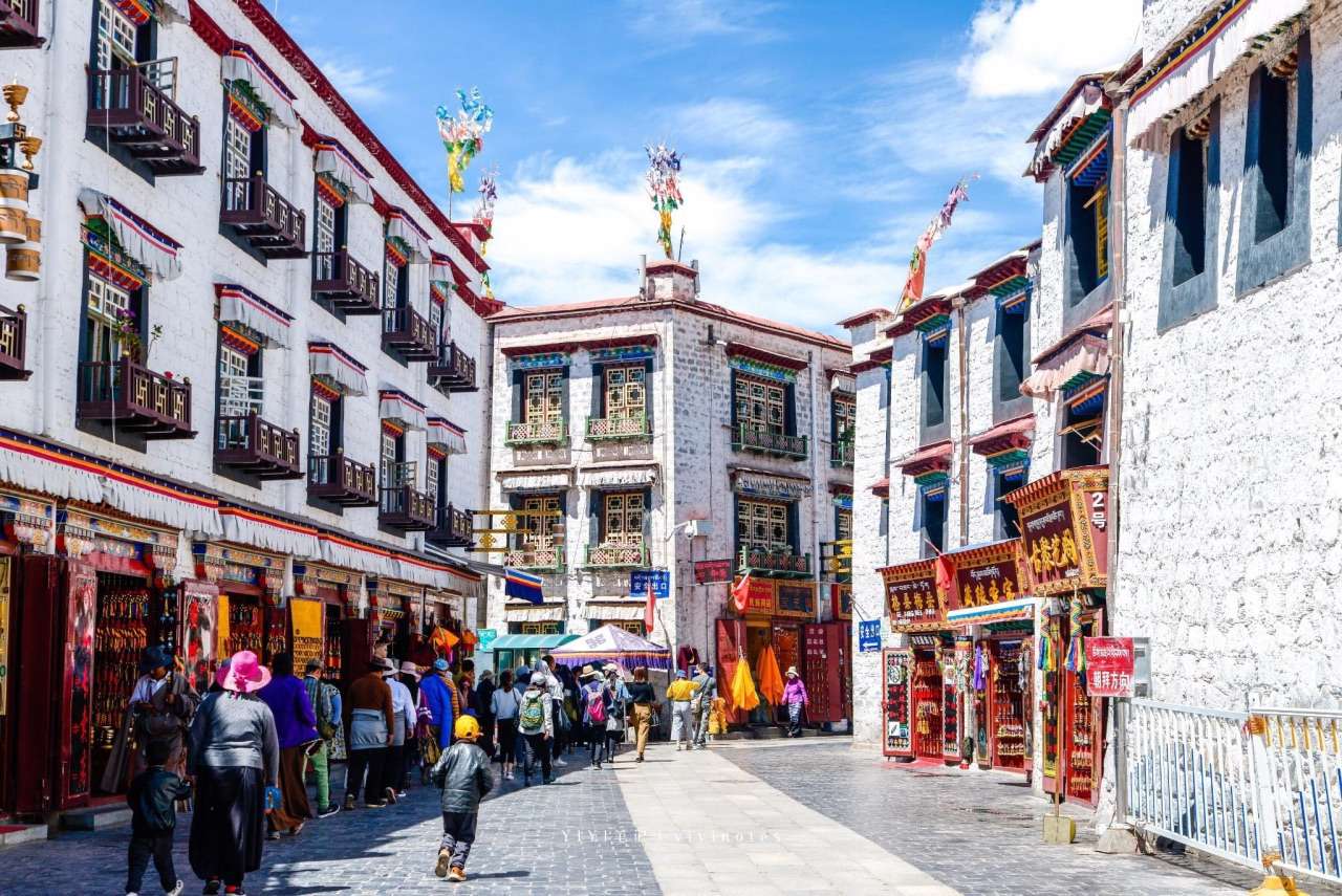 ย่าน Around Barkhor Street / Old Town (เมืองเก่า)