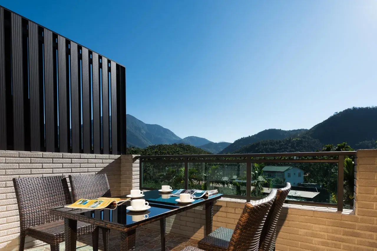 九族文化村住宿｜日月潭經典大飯店范特奇堡