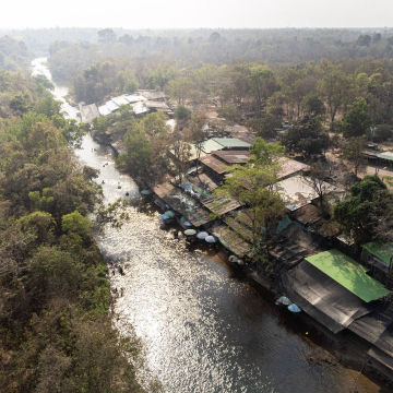 จุดเล่นน้ำสปริงเวย์