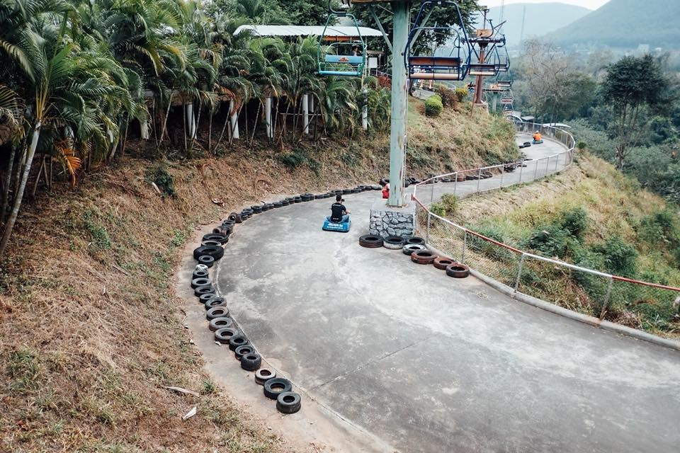 Luge (ลูจ)