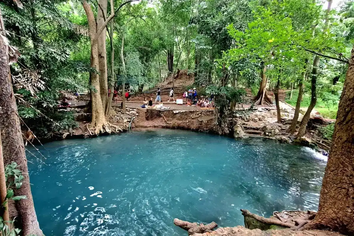 น้ำผุดธรรมชาติบ้านท่าช้าง