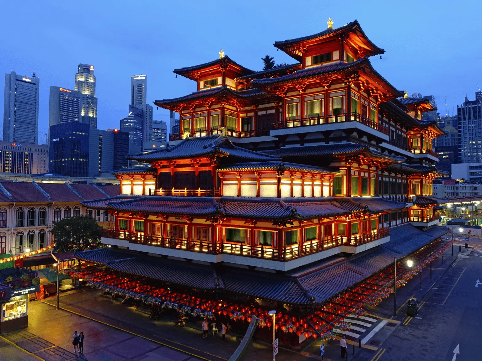 A large building in the center of Chinatown Singapore