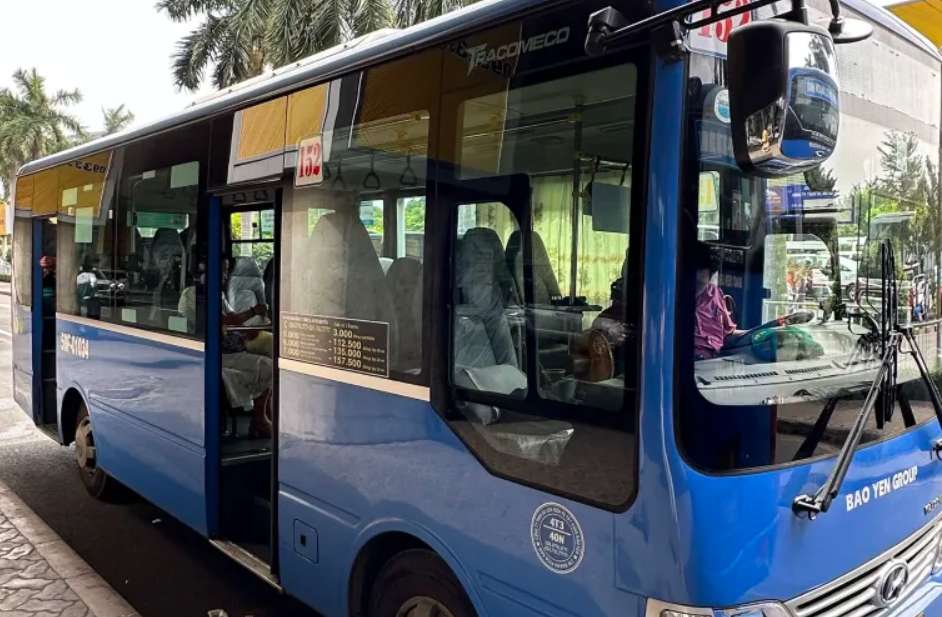 สนามบินโฮจิมินห์ (เตินเซินเญิ้ต)