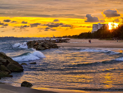 หาดแสงจันทร์