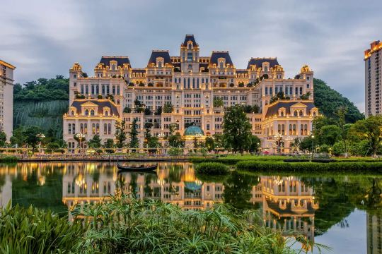 ทำเนียบขาวฮวากั่วหยวน (Guiyang White House) คฤหาสน์สุดอลังการที่สายถ่ายรูปต้องมา