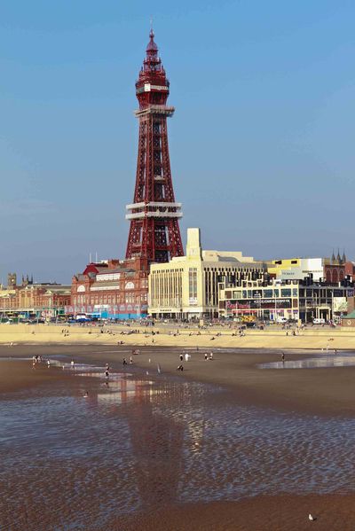 Tàu đi đến Blackpool