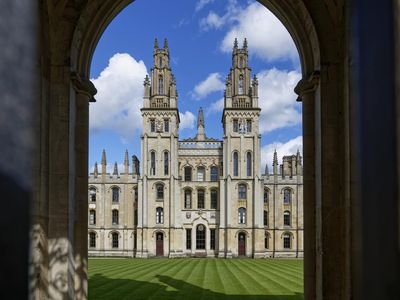 Tàu đi đến Oxford