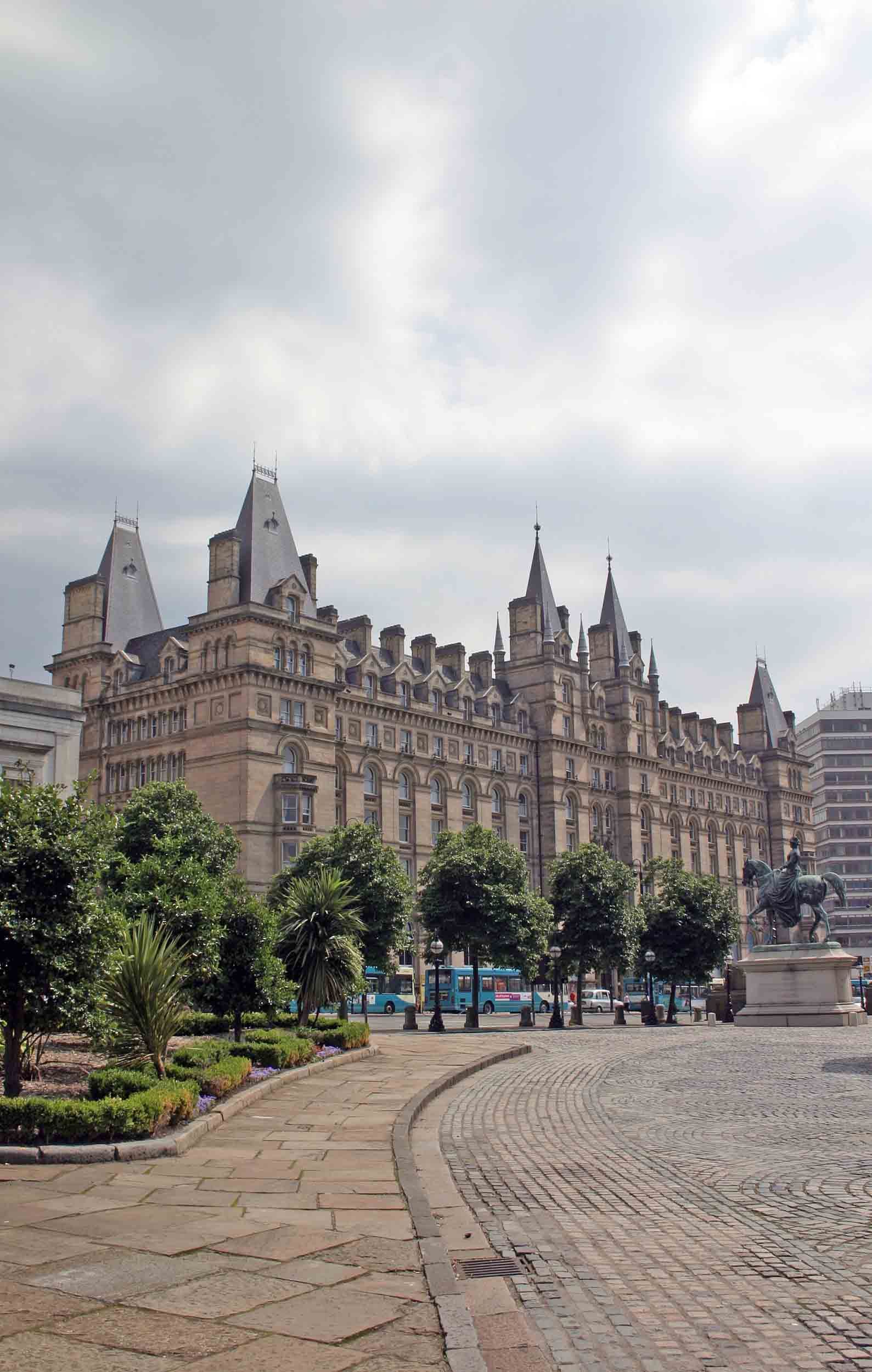 Trains vers Liverpool Central