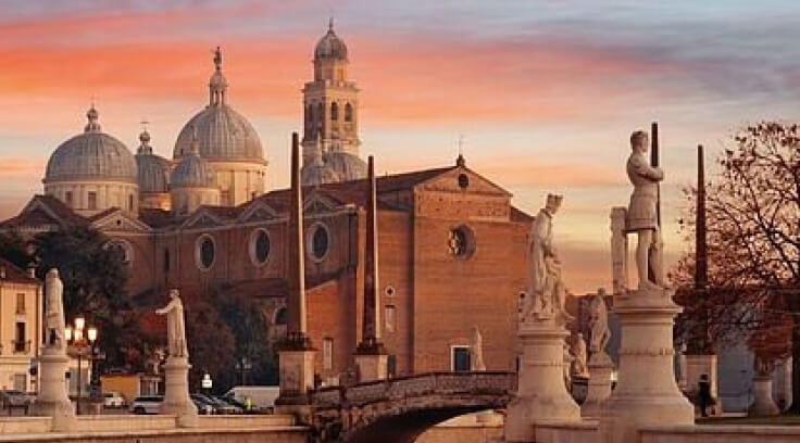 <a href='/destinazione/treni-per-padova'>Treni per Padova</a>