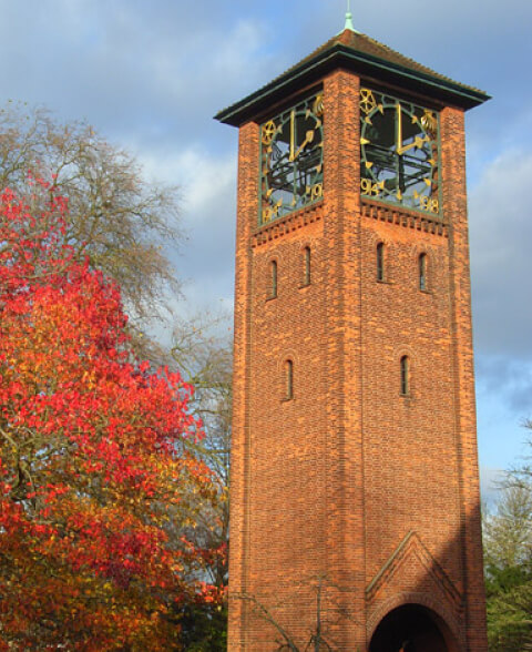 <a href='/guide/trains-to-university-reading'>Trains to the University of Reading</a>