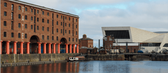 Treni per il Royal Albert Dock