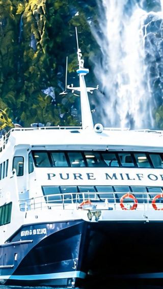 7D6N • New Zealand, Christchurch & Queenstown — Kaikoura Whale Watching + Crystal Clear Lake Tekapo + Wanaka That Wanaka Tree + Milford Sound Spectacular Scenery