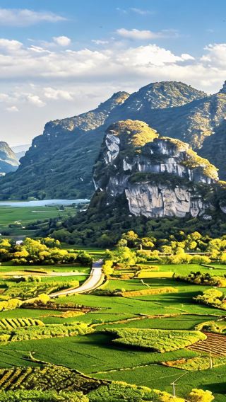 5D4N • Guilin + Longji + Yangshuo: Li River 3-star Cruise Xingping Section + Longji Rice Terraces includes one way cable car + Yulong River Multi-Passenger Bamboo Rafting + Off-Road Jeep Adventure