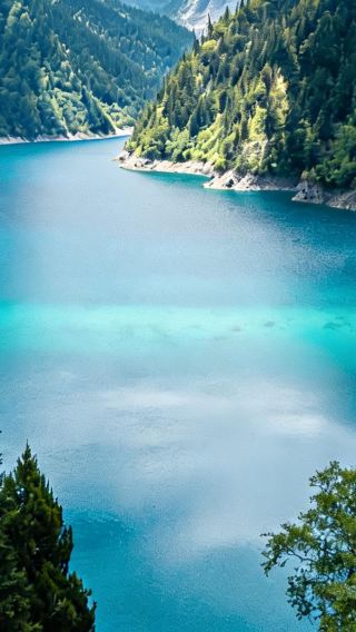 6D5N • Chengdu + Jiuzhaigou + Bipenggou + Huanglong National Scenic Area + Dagu Glacier