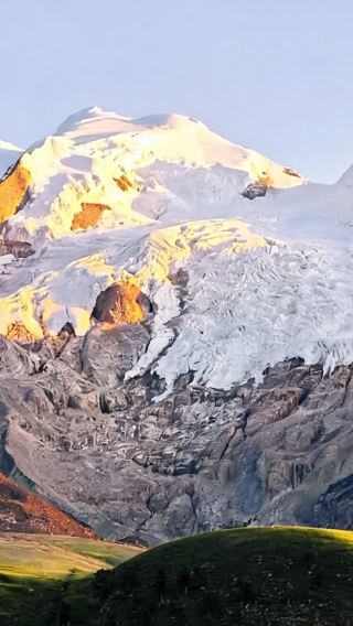 8D7N • Daocheng Yading + Mount Siguniang + Litang + Gunong Village: Xinduqiao Snow Mountain Photography Tour · Stay in Yading Scenic Area · Stargazing & sunrise · mountain horseback riding