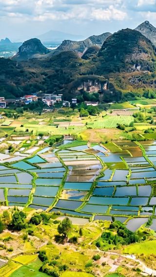 4D3N • Li River National Day mega sale · Stay in a Longji scenic stilt house '6-person small group · 4-star cruise' international brand chain: Terraced-Field Sunrises & Sunsets