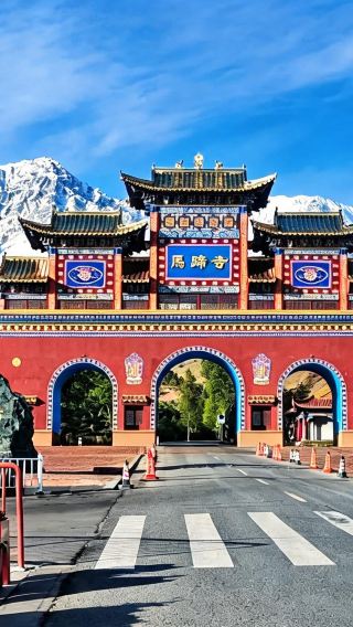 8D7N • Gansu Silk Road + Explore Grottoes + Desert Activities + Visit the Pass City + See Yadan Landforms + Stay in Light Luxury Hotels Throughout + Comfortable Transportation + Customizable Itinerary