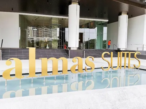 Almas Suites by RR JBcity 호텔 외관 Photos