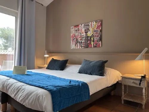 Hotel Spa Cassis – Heated Pool & Parking Photos